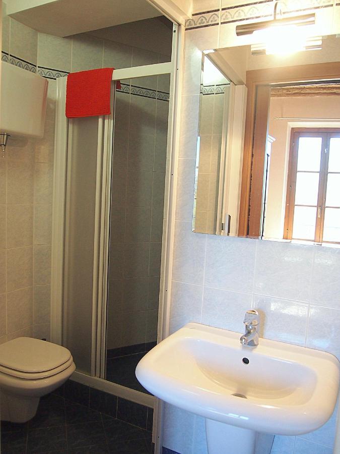 Apartamento Nell'Antica Torre Di Fronte A Siena Exterior foto