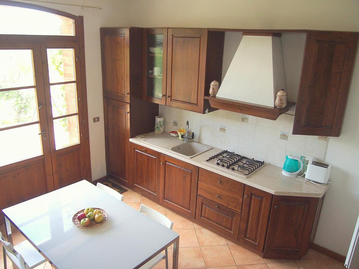 Apartamento Nell'Antica Torre Di Fronte A Siena Exterior foto