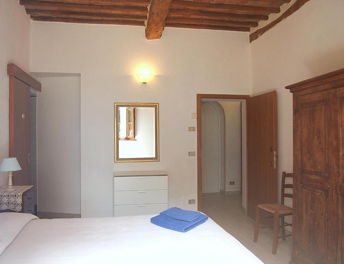 Apartamento Nell'Antica Torre Di Fronte A Siena Exterior foto